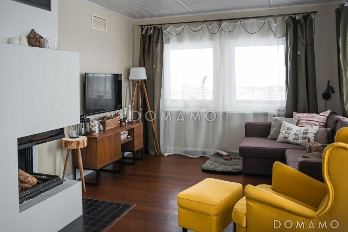 Проект мансардного дома из кирпича с детскими комнатами, уютной гостиной и сауной