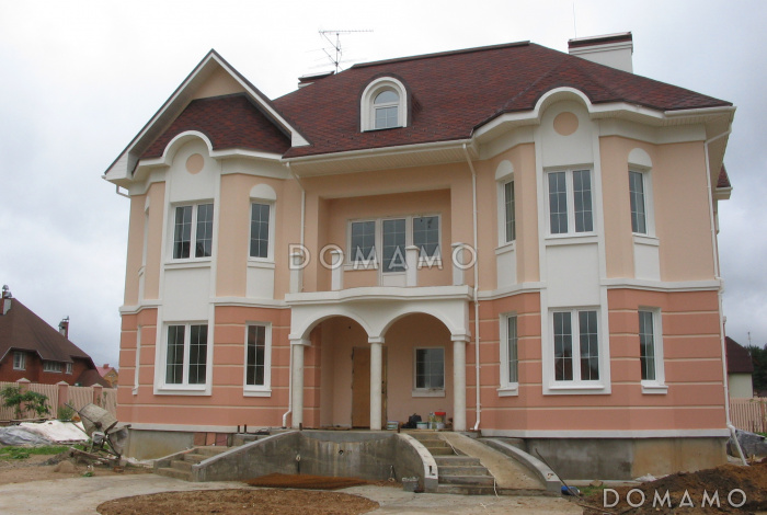 Проект коттеджа с девятью комнатами