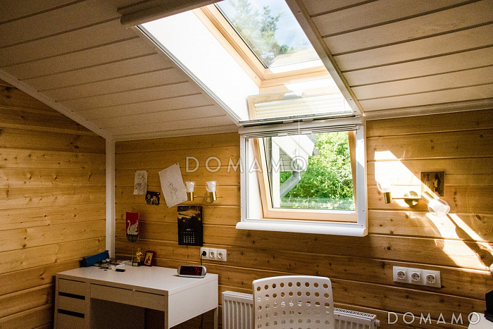 Проект кирпичного дома с просторным холлом на мансардном этаже